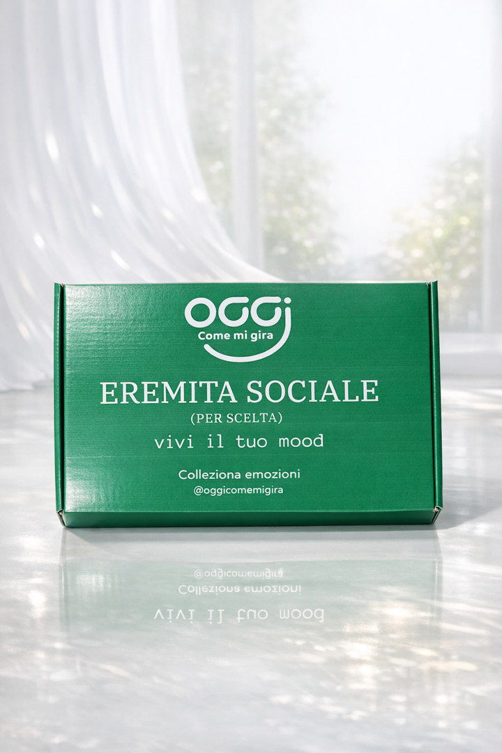 Packaging scatola Mood Box Eremita Sociale con logo OggiComeMiGira - Box regalo originale